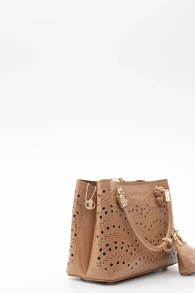 sisley-390-canta-camel-3.webp
