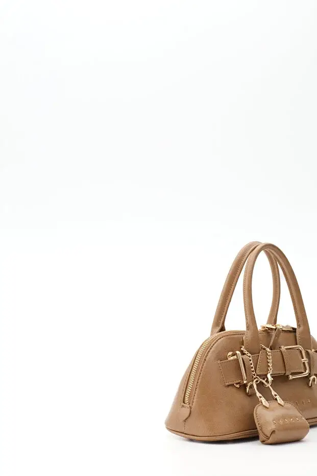 sisley-382-canta-camel-3.webp