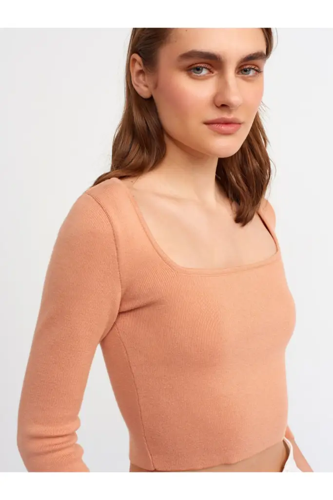 DİLVİN KARE YAKA CROP KAZAK 10177